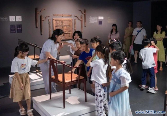 榫卯匠心,代代共守:区锦泽获评传统榫卯居品制作身手非遗代表性传承东说念主